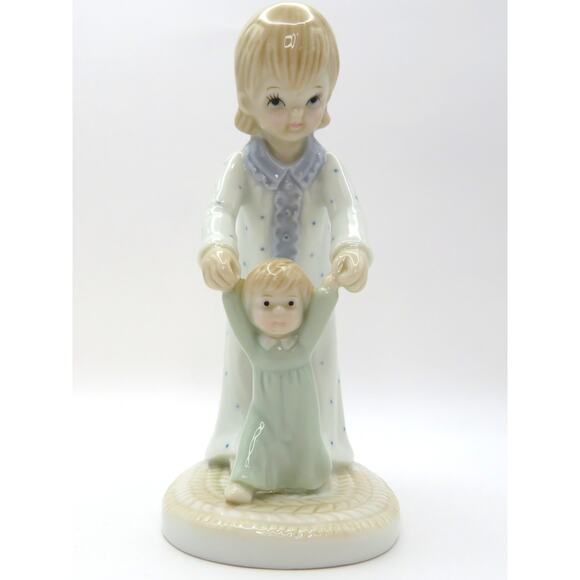 Vintage Lefton China Seville 1986 Porcelain Figurine Girl Helping Toddler Walk - Picture 3 of 10